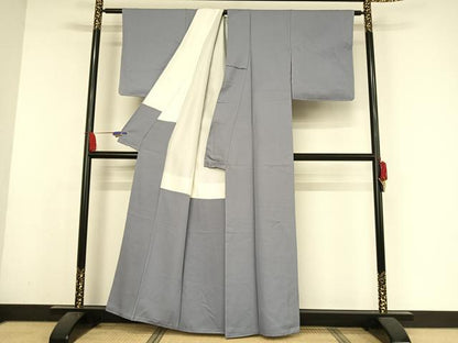 平和屋着物●上質な色無地 紋意匠 薄鼠色 正絹 逸品 未使用 AABA2637np