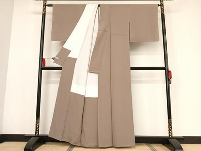 平和屋着物●上質な色無地　作家物　鉄線染　茶鼠色　正絹　逸品　AABA2638np
