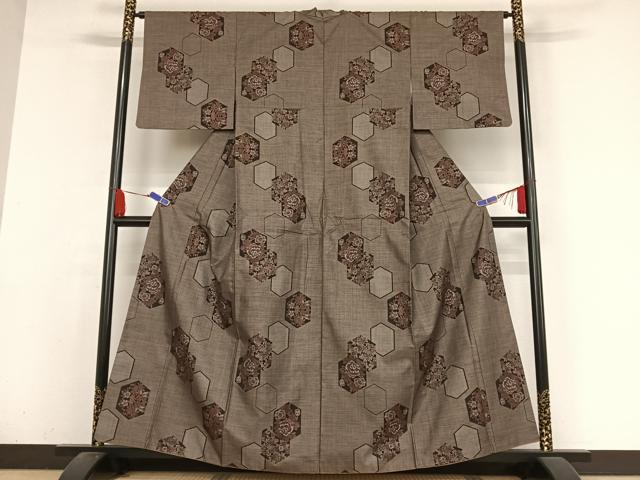 平和屋着物●本場大島紬 カタス9マルキ 亀甲花文 正絹 逸品 AABA2650np
