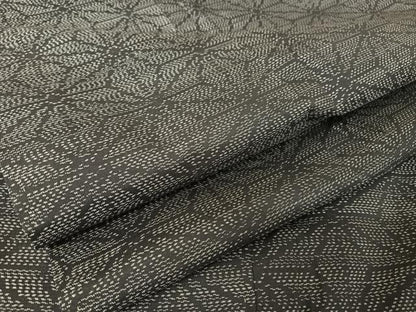 平和屋着物●本場大島紬　麻の葉文様　黒地　正絹　逸品　AABA2652np