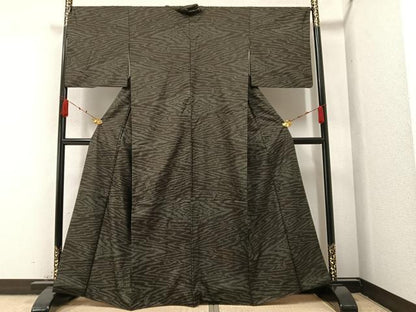 平和屋着物●本場染大島紬　舞葉文　正絹　逸品　AABA2692ph