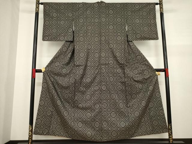 平和屋着物●本場大島紬 一元7マルキ 花菱文 正絹 逸品 AABA3287ck
