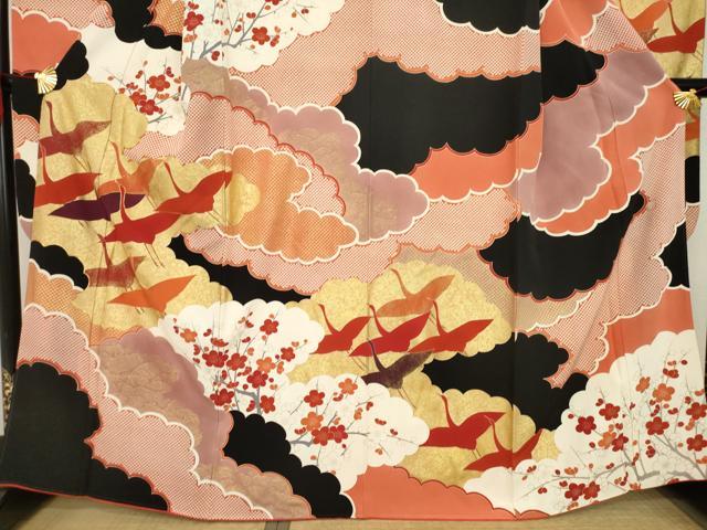 平和屋着物●豪華振袖　作家物　飛鶴雲重ね文　黒地　金彩　正絹　逸品　AABA3293ck