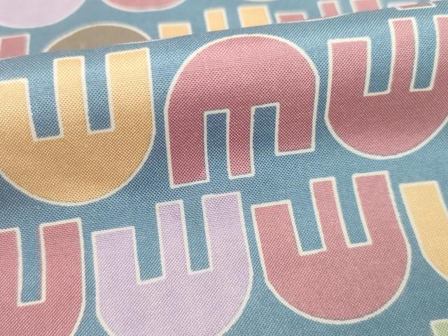 平和屋着物●本場染大島紬 幾何学文様 正絹 逸品 AABA3328ck