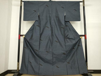 平和屋着物●本場大島紬　飛鶴文　正絹　逸品　AABA3358ck