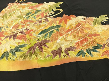 平和屋着物■豪華黒留袖　駒刺繍　笹の葉文　金彩　正絹　逸品　AABA4061mf