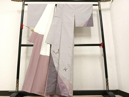 平和屋着物●訪問着　作家物　紬地　舞蝶文　正絹　逸品　AABA4357ph