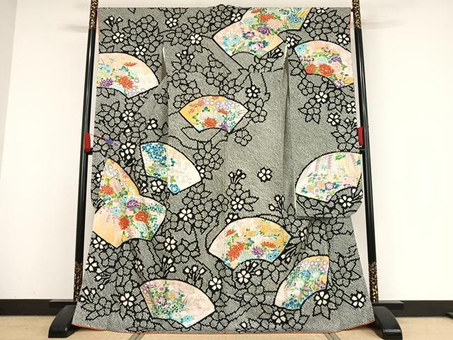 平和屋着物●豪華振袖　駒刺繍　絞り　地紙草花文　黒地　金彩　ロング丈　正絹　逸品　AABI0004cs