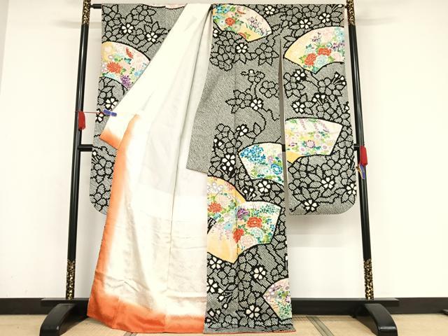 平和屋着物●豪華振袖　駒刺繍　絞り　地紙草花文　黒地　金彩　ロング丈　正絹　逸品　AABI0004cs