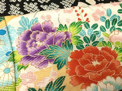 平和屋着物●豪華振袖　駒刺繍　絞り　地紙草花文　黒地　金彩　ロング丈　正絹　逸品　AABI0004cs