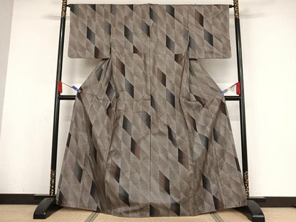 平和屋着物●本場大島紬　カタス9マルキ　菱文　正絹　逸品　未使用　AABJ8186ck