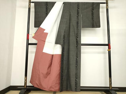 平和屋着物●結城紬　100亀甲　吉祥間道　黒地　正絹　逸品　AABA4630ck