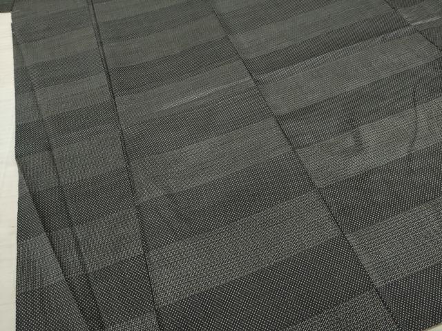 平和屋着物●本場大島紬　100亀甲　横段文　黒地　三越扱い　正絹　逸品　AABA4659ck