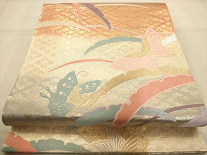 平和屋着物◎六通柄袋帯　唐織　雪芝舞蝶文　金銀糸　正絹　逸品　AABA4775dt