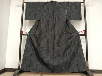 平和屋着物●本場大島紬 色紙花文 やまと誂製 正絹 逸品 未使用 AABA4978np