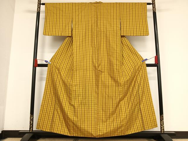 平和屋着物●山下八百子 本場黄八丈 市松綾織 格子 正絹 逸品 AABA4991np