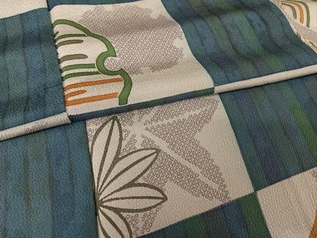 平和屋着物●上質な小紋 市松花文 鬼しぼ縮緬 正絹 逸品 AABA5056np