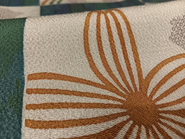 平和屋着物●上質な小紋 市松花文 鬼しぼ縮緬 正絹 逸品 AABA5056np