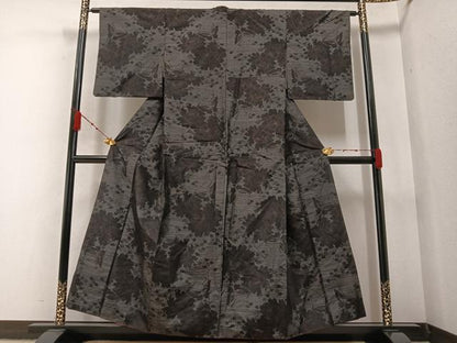 平和屋着物●本場大島紬 花蝶文 正絹 逸品 AABA5204ph