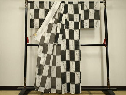 平和屋着物＊夏物 小紋 絽 市松草花文 洗える着物 AABA5622sx