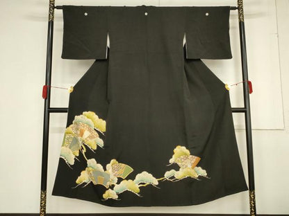 平和屋着物■豪華黒留袖　駒刺繍　地紙松文　金彩　正絹　逸品　AABA6925ma