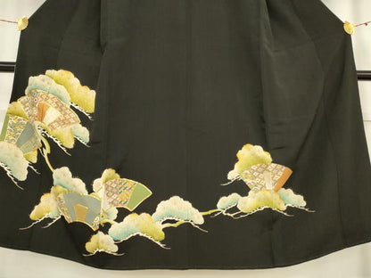 平和屋着物■豪華黒留袖　駒刺繍　地紙松文　金彩　正絹　逸品　AABA6925ma