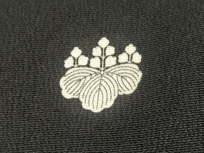 平和屋着物■豪華黒留袖　駒刺繍　飛鶴花文　金彩　正絹　逸品　AABA6947ma