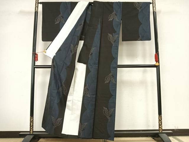平和屋着物▽本場大島紬 単衣 9マルキ 舞蝶文 黒地 正絹 逸品 AABA7714fy