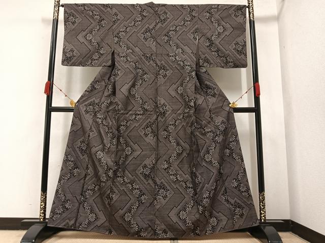 平和屋着物●本場大島紬 カタス7マルキ 花唐草文 正絹 逸品 AABA7802ph