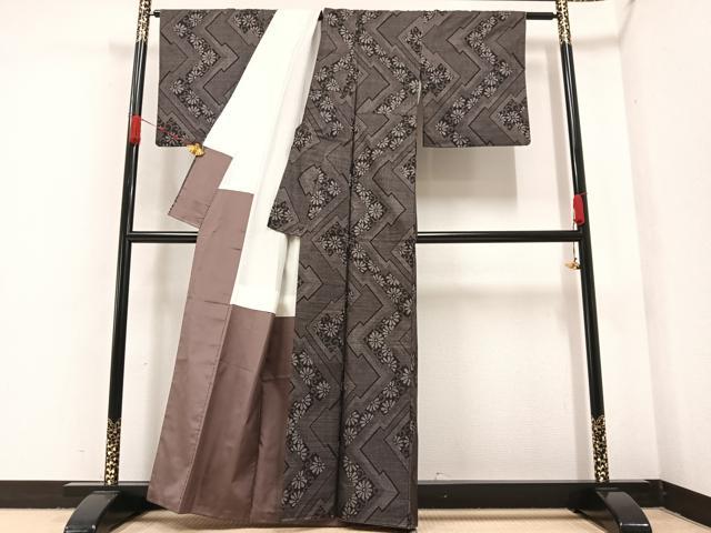 平和屋着物●本場大島紬 カタス7マルキ 花唐草文 正絹 逸品 AABA7802ph