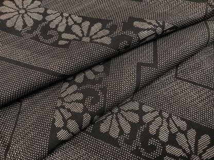 平和屋着物●本場大島紬 カタス7マルキ 花唐草文 正絹 逸品 AABA7802ph