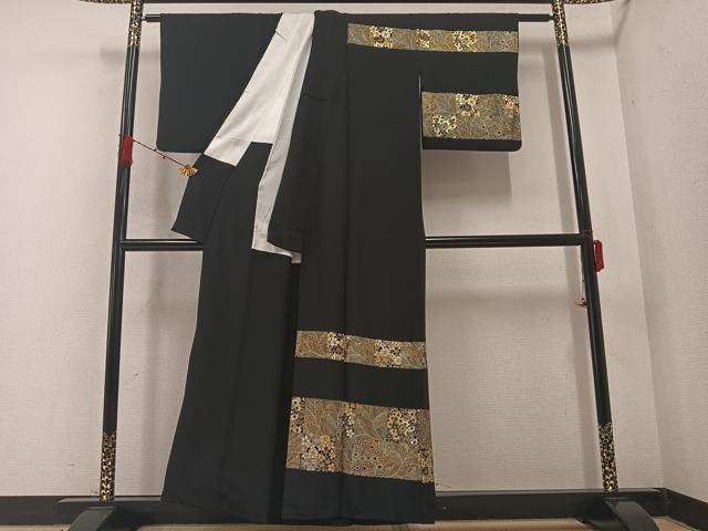 平和屋着物●訪問着　草花文　黒地　金彩　正絹　逸品　AABA8226ph