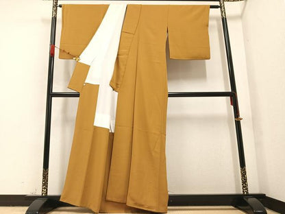 平和屋着物●上質な色無地　黄唐茶色　正絹　逸品　AABA8920ph