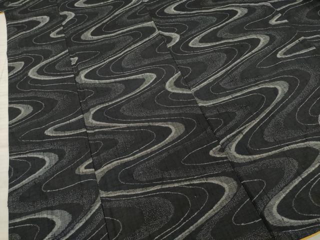 平和屋着物●上質な紬　流水文　黒地　正絹　逸品　AABA9444ck