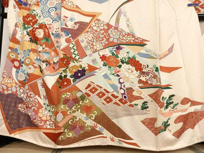 平和屋着物●豪華振袖　駒刺繍　草花文　金彩　正絹　逸品　AABB0184zg