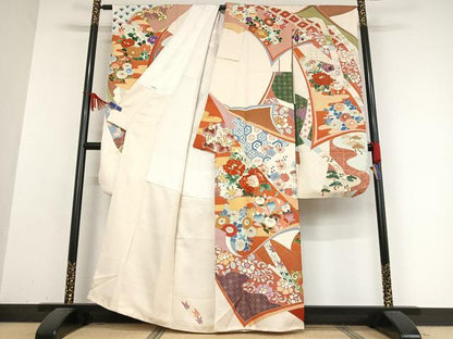 平和屋着物●豪華振袖　駒刺繍　草花文　金彩　正絹　逸品　AABB0184zg