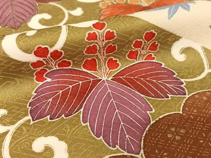 平和屋着物●豪華振袖　駒刺繍　草花文　金彩　正絹　逸品　AABB0184zg