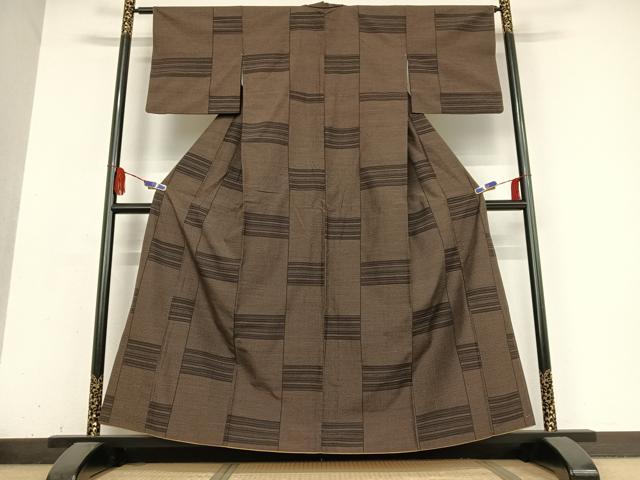 平和屋着物●塩沢紬　90亀甲　段違い文　正絹　逸品　AABB0193zg