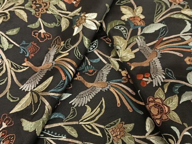 平和屋着物●本場大島紬　訪問着　総刺繍　鳳凰更紗花文　金糸　正絹　逸品　AABB0250zg