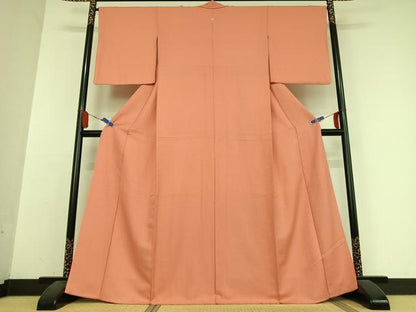 平和屋着物●上質な色無地　紋意匠　甚三紅色　正絹　逸品　AABB0352zg