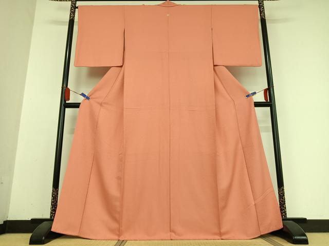 平和屋着物●上質な色無地　紋意匠　甚三紅色　正絹　逸品　AABB0352zg