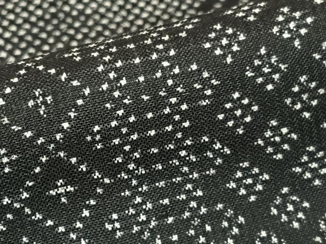 平和屋着物●本場大島紬 一元7マルキ 色紙重ね文 黒地 正絹 逸品 AABB0353zg