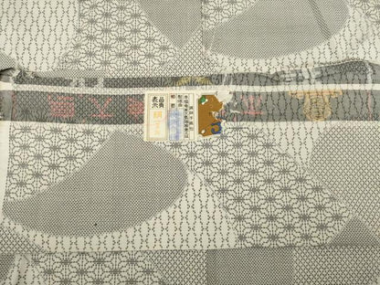 平和屋着物●本場大島紬 白大島 手織り 一元7マルキ 麻の葉立涌文 森山絹織物 証紙付き 正絹 逸品 AABB0443ck