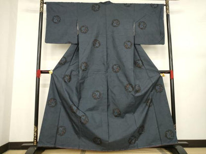 平和屋着物●本場大島紬　カタス7マルキ　雪輪重ね南天文　正絹　逸品　AABB0453ck