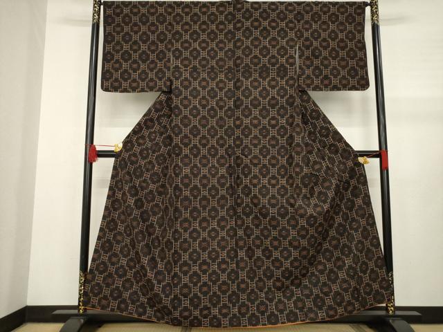 平和屋着物●国指定重要無形文化財　本場久米島紬　手織　正絹　逸品　AABI4449ck