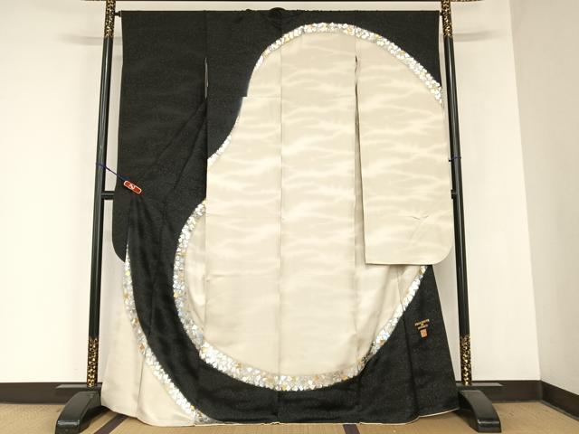 平和屋着物●金彩友禅作家 金彩の魔術師 堀省平 金煌織 振袖 箔散らし 金銀彩 銀通し地 正絹 逸品 AABB1335np