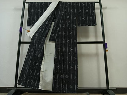 平和屋着物▽上質な紬 単衣 絣柄 黒地 正絹 逸品 AABB1428jh