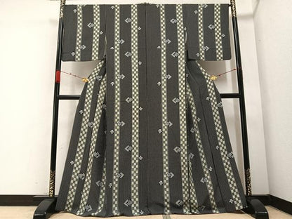 平和屋着物●上質な小紋　花間道　黒地　正絹　逸品　AABB1446ph