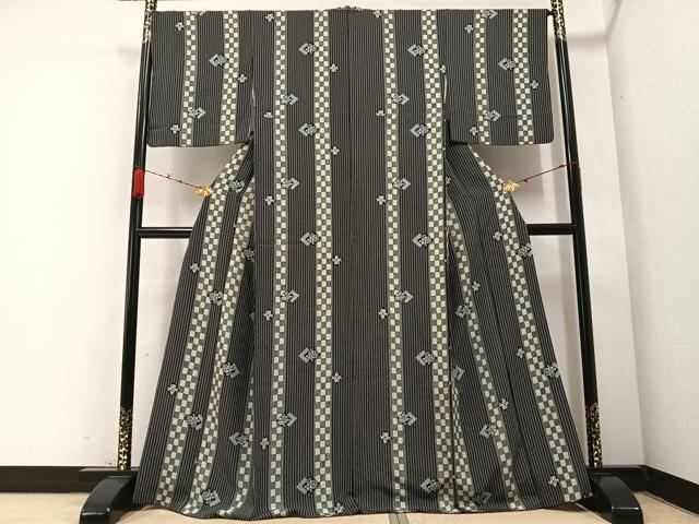 平和屋着物●上質な小紋　花間道　黒地　正絹　逸品　AABB1446ph