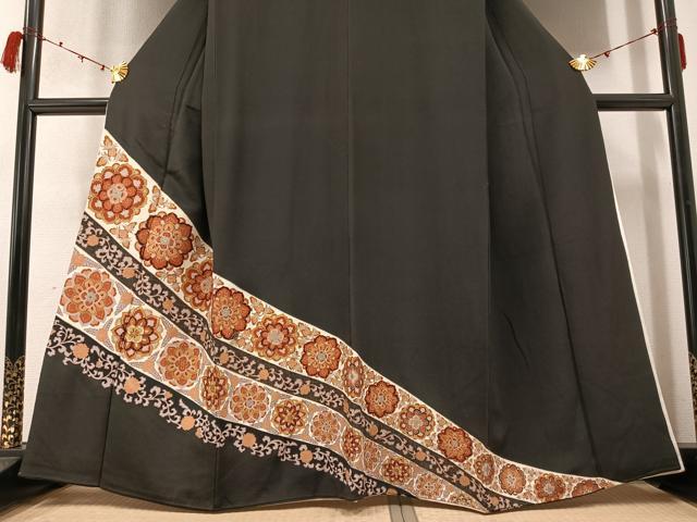 平和屋着物●豪華黒留袖　駒刺繍　花唐草文　金彩　正絹　逸品　AABB2960ph